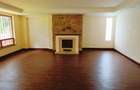 5 Bed Townhouse with En Suite in Spring Valley - 6