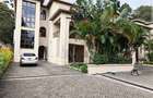 5 Bed Townhouse with En Suite in Lavington - 2