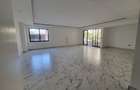 Serviced 5 Bed Apartment with En Suite at 3Rd Avenue - 1