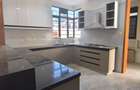 4 Bed House with En Suite in Membley - 5
