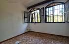 4 Bed Townhouse with En Suite at Westlands - 6