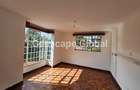 4 Bed House with En Suite in Rosslyn - 10