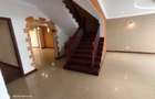 5 Bed Townhouse with En Suite in Lavington - 10