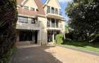 5 Bed Townhouse with En Suite in Lavington - 1