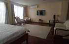 8 Bed House with En Suite in Lavington - 15