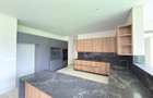 5 Bed Townhouse with En Suite at Westlands - 14