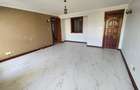 3 Bed Apartment with Gym in Thome - 17