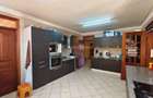 5 Bed Townhouse with En Suite in Lavington - 9