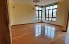 5 Bed Townhouse with En Suite at Lavington - 20