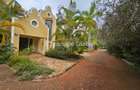 5 Bed House with En Suite in Runda - 1