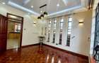 5 Bed Townhouse with En Suite at Lavington - 16