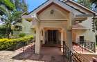 5 Bed House with En Suite in Runda - 1
