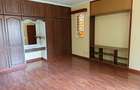 5 Bed House with En Suite at Lavington - 19