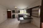 5 Bed Townhouse with En Suite in Lavington - 4