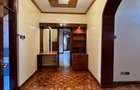 4 Bed House at Near Giraffe Centre - 11
