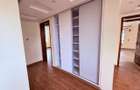 5 Bed Townhouse with En Suite in Ridgeways - 7