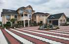 5 Bed House with En Suite in Runda - 1