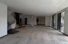 5 Bed Villa with En Suite in Nyari - 16