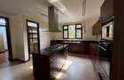 3 Bed Apartment with En Suite in Riverside - 12