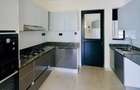 3 Bed Apartment with En Suite at 2026-430 - 7