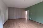 6 Bed House with En Suite in Lavington - 12