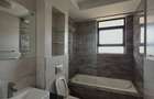 4 Bed Apartment with En Suite at Riverside Drive - 9