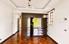 4 Bed House with En Suite in Rosslyn - 6