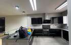3 Bed Apartment with En Suite at Riverside Dr - 4