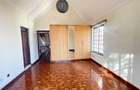 5 Bed Townhouse with En Suite in Lavington - 12