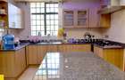 6 Bed House with En Suite in Lavington - 8