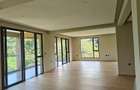 6 Bed House with En Suite in Nyari - 5