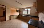3 Bed Apartment with En Suite in Riverside - 10