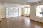 4 Bed Townhouse with En Suite at Gateway Mall - 3