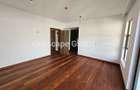 4 Bed Apartment with En Suite in Rosslyn - 3