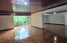 4 Bed House with En Suite at Lavington Green - 16