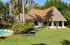 1 Bed Villa with Swimming Pool in Mtwapa - 5