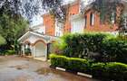 5 Bed Townhouse with En Suite in Lavington - 1