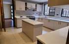 5 Bed Townhouse with En Suite at Lavington - 8