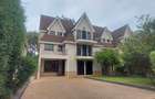 5 Bed Townhouse with En Suite at Lavington - 5