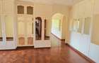 5 Bed House with En Suite at Flem Tree - 18