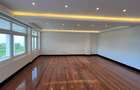 5 Bed House with En Suite in Runda - 14