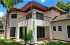 4 Bed Townhouse with En Suite at Off Kiambu Rd - 2