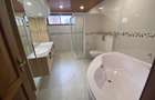 5 Bed Townhouse with En Suite in Spring Valley - 12