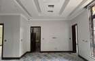 6 Bed Townhouse with En Suite at Lavington - 11