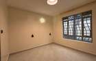 4 Bed House with En Suite in Eastern ByPass - 14