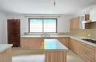 5 Bed Townhouse with En Suite in Lavington - 12