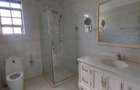5 Bed House with En Suite in Runda - 20