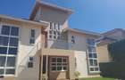 5 Bed House with En Suite in Runda - 11