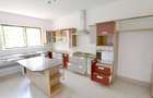 3 Bed Apartment with En Suite at Riverside Drive - 12