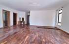 5 Bed Townhouse with En Suite in Lavington - 7